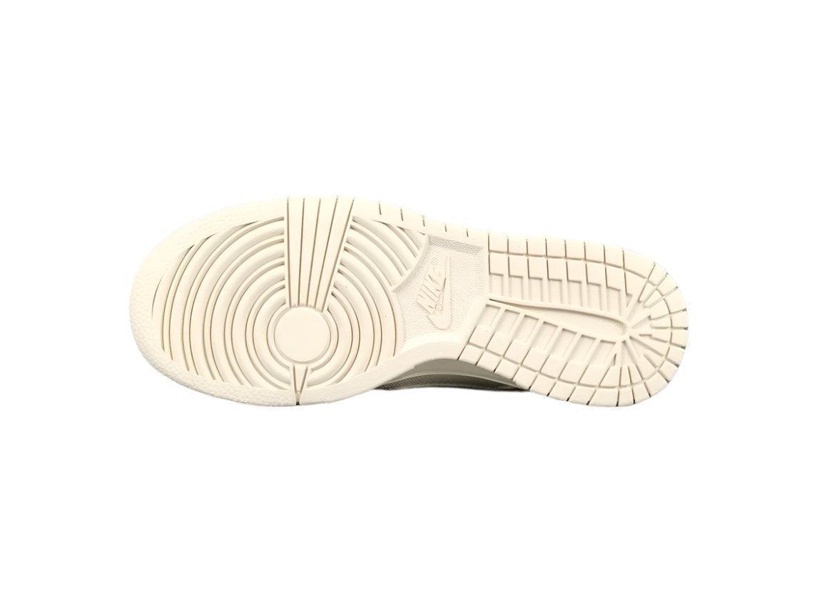 Nike Dunk Low &