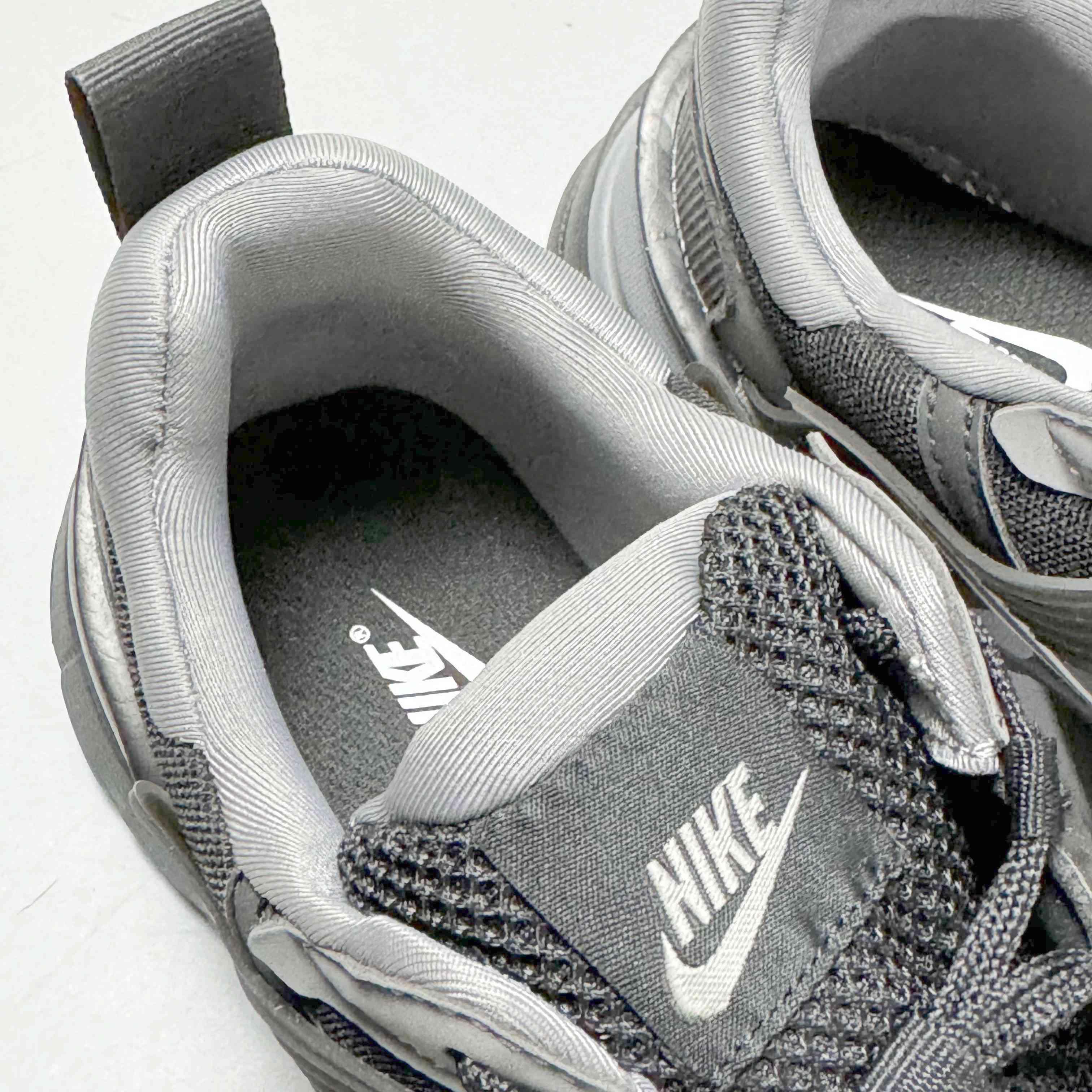 Nike V2K Run &