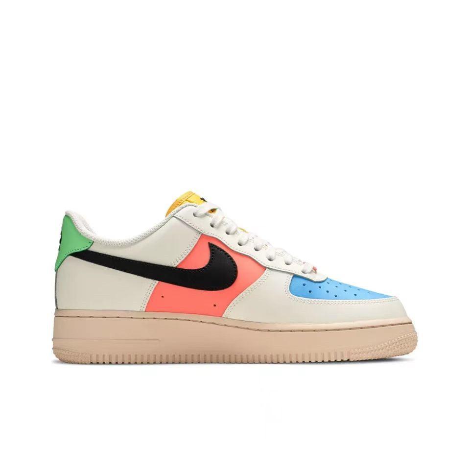 Nike Air Force 1 &