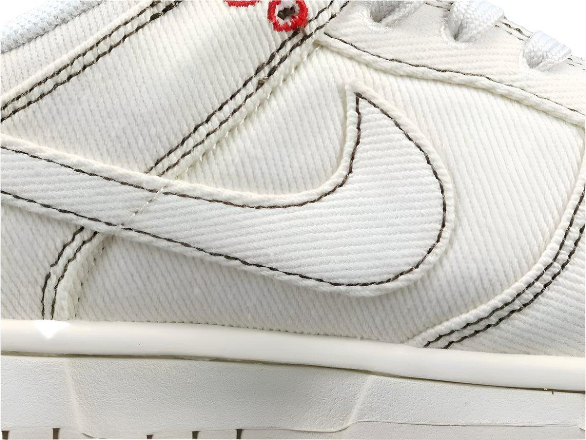 Nike Dunk Low &