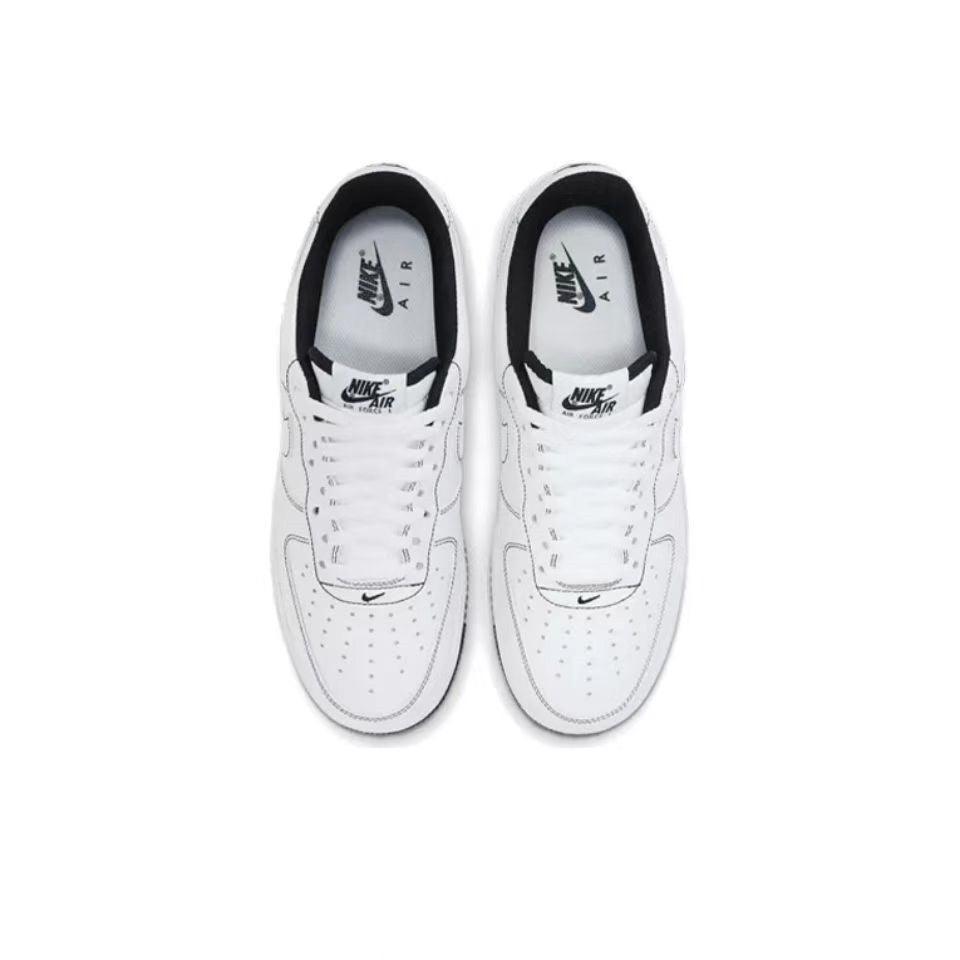 Nike Air Force 1 &