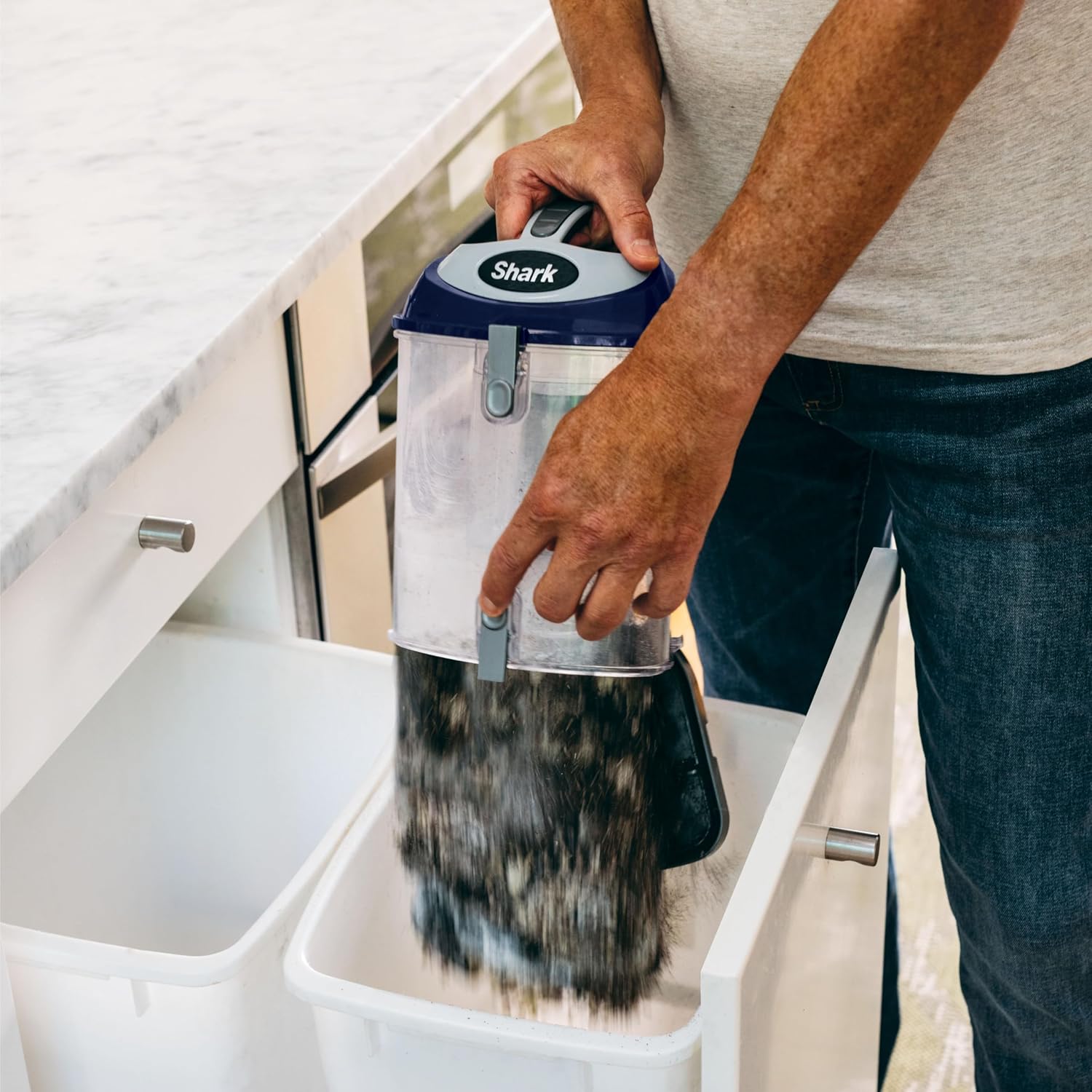 Shark NV360 Upright Vacuum Navigator Lift-Away Deluxe with Large Dust Capacity (Refurbished)