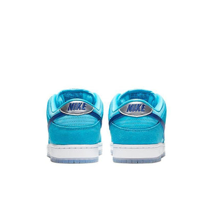 Nike SB Dunk Low &