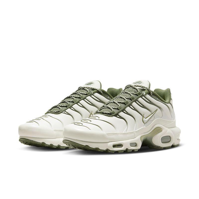 Nike Air Max Plus &