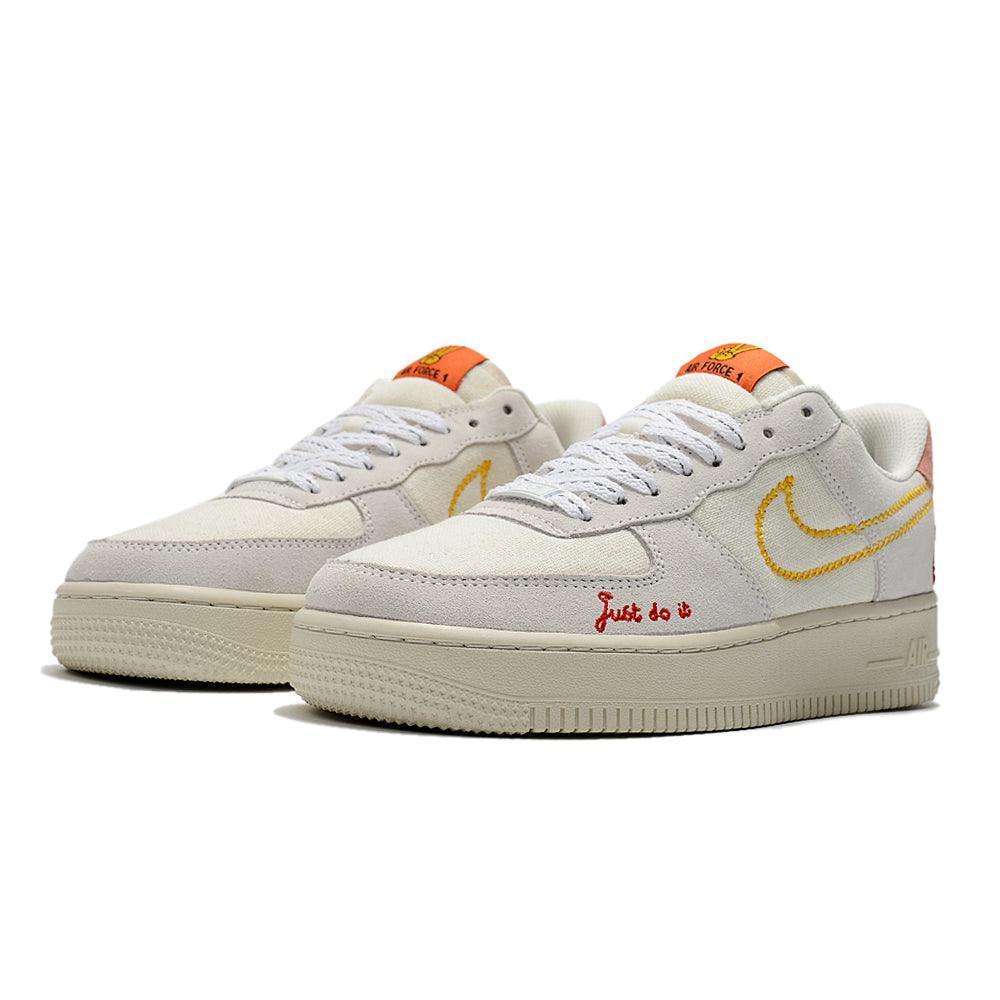 Nike Air Force 1 &