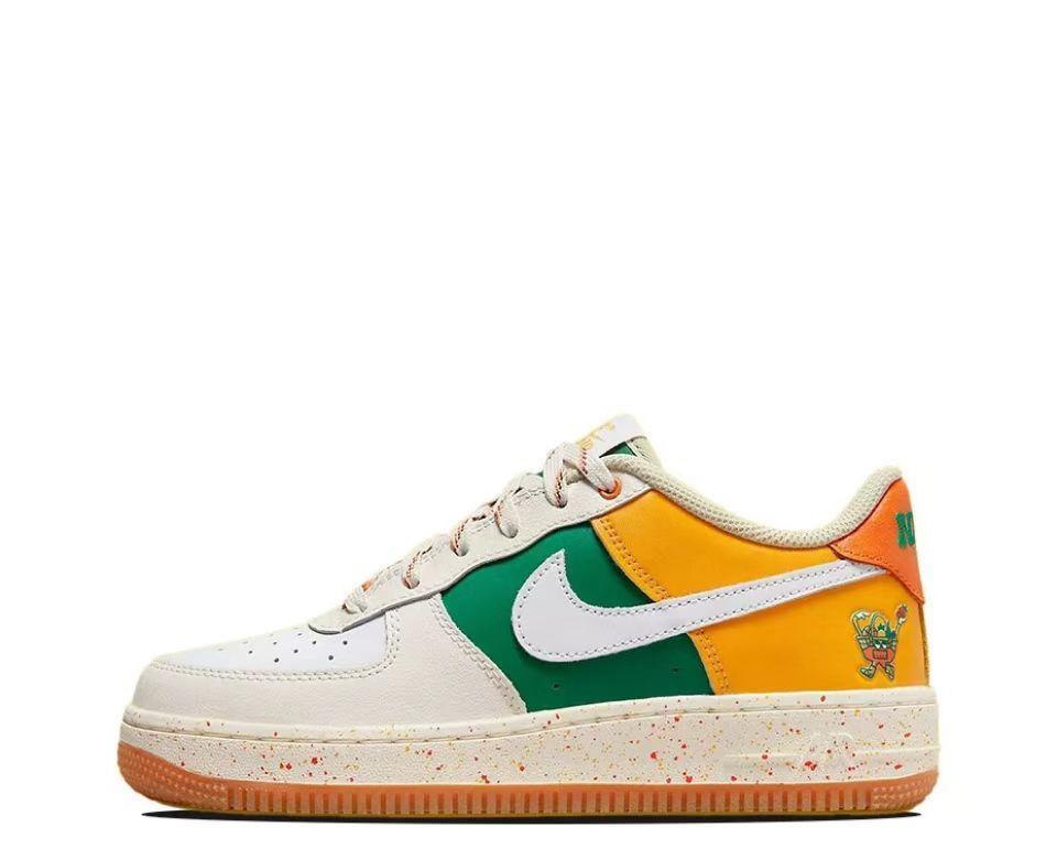 Nike Air Force 1 &