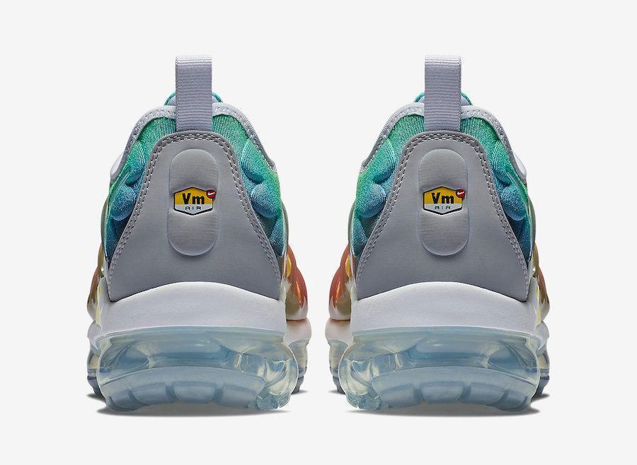 Nike Air VaporMax Plus &
