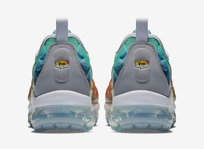 Nike Air VaporMax Plus &