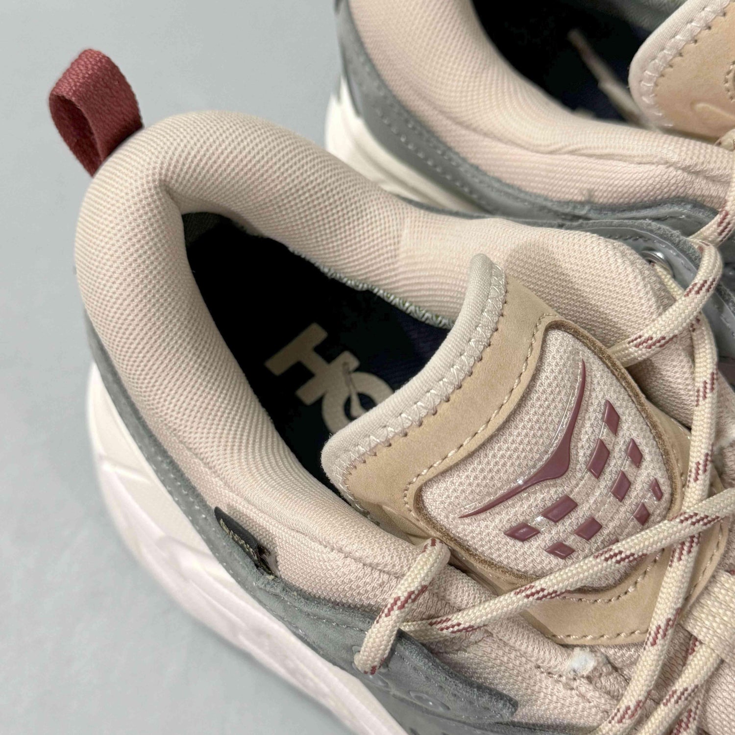Hoka One One Tor Ultra Lo Limestone Shifting Sand