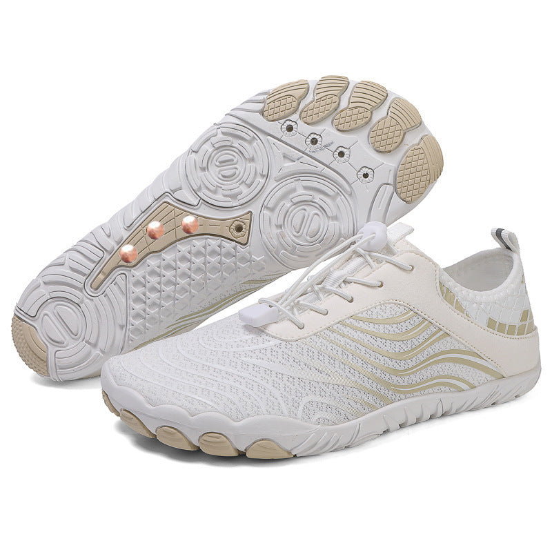 Canyon-walking shoes