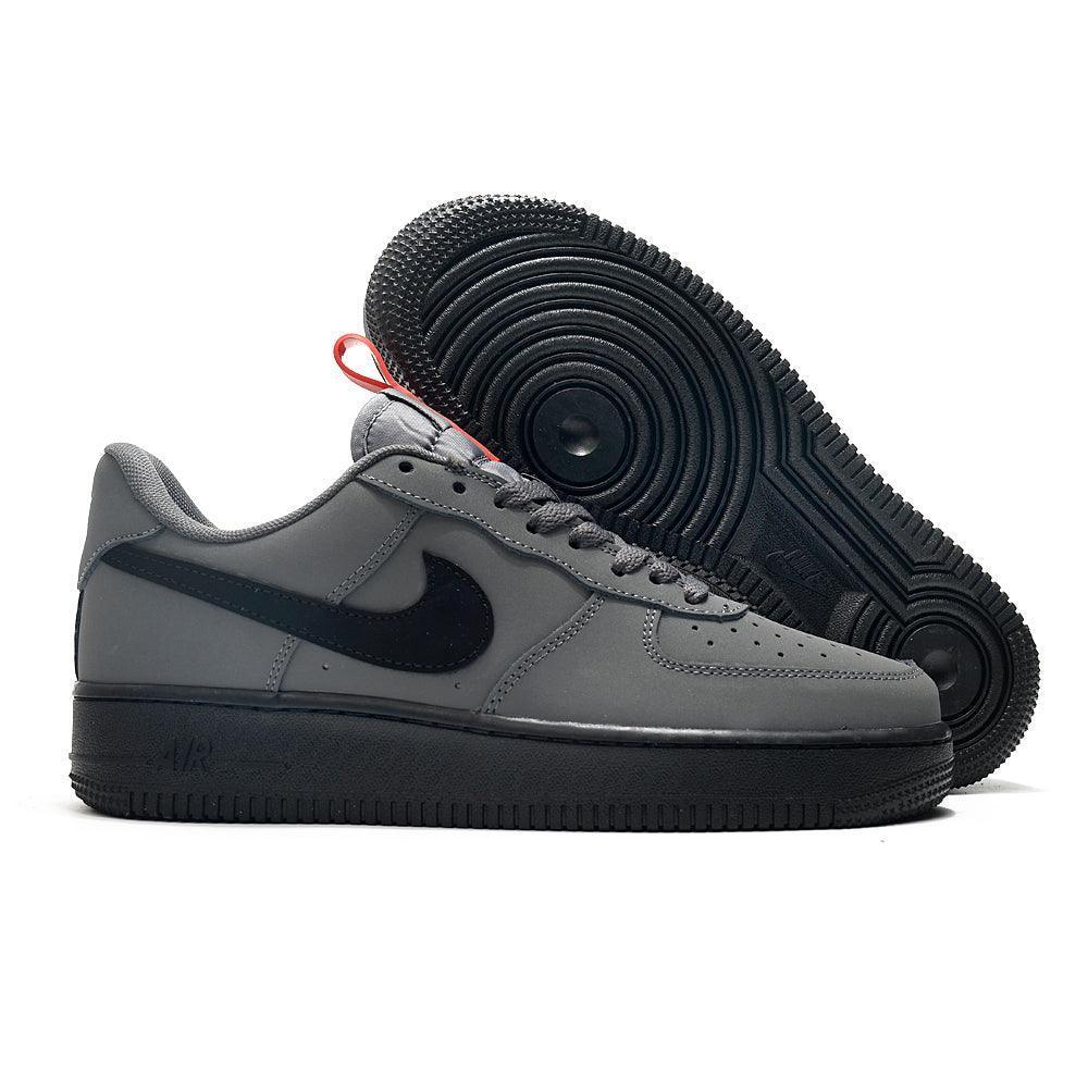 Nike Air Force 1 &