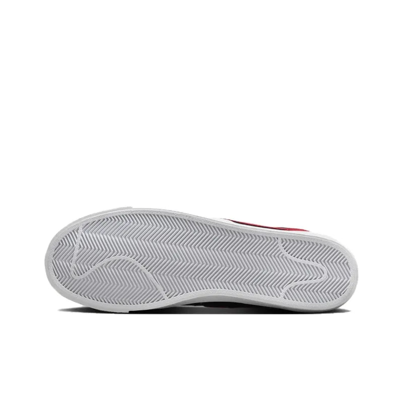 Nike Blazer Low &