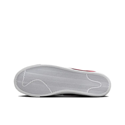Nike Blazer Low &