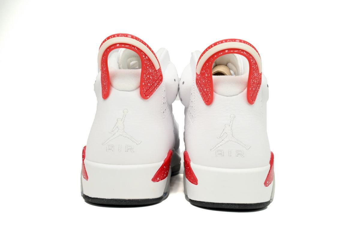 Air Jordan 6 Retro &
