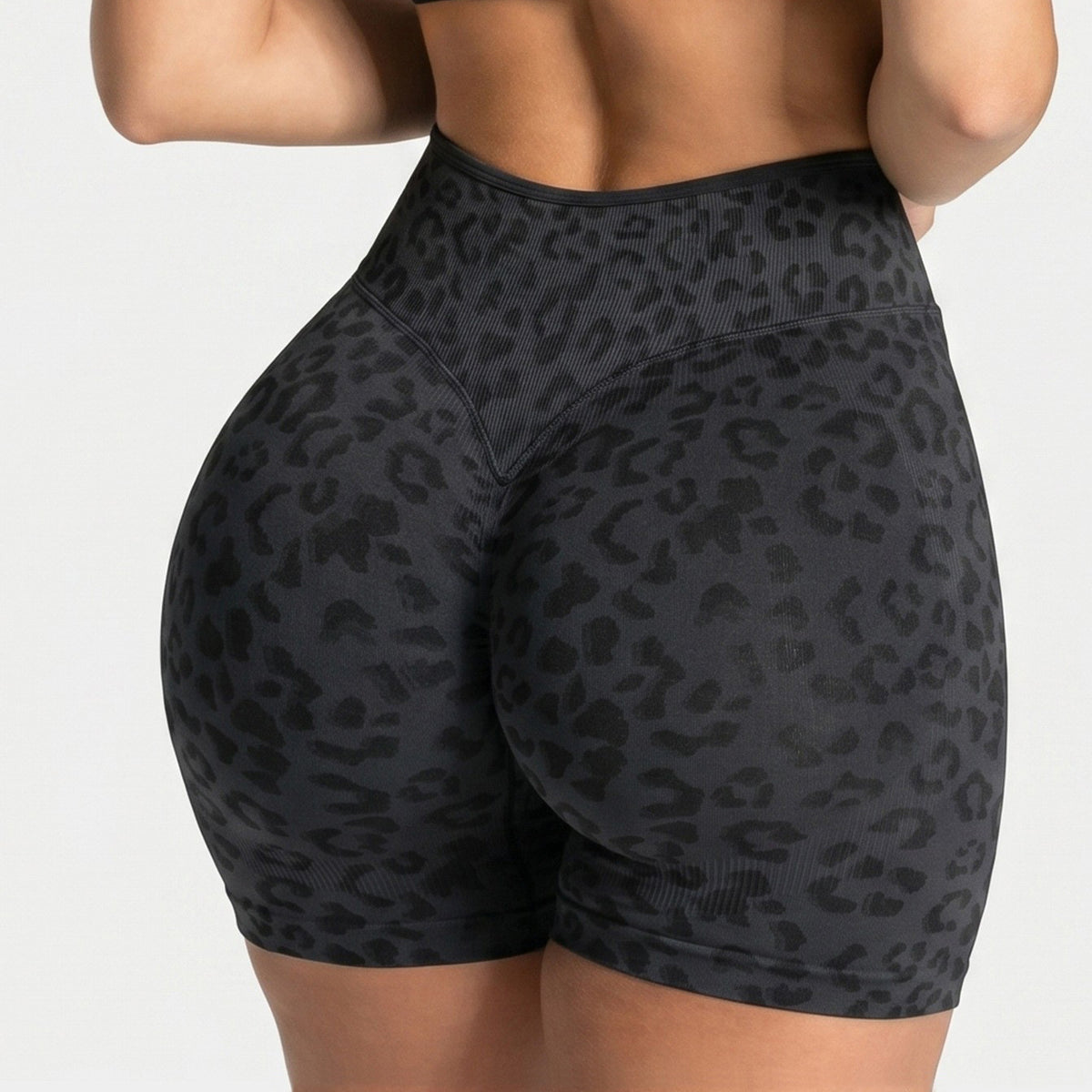 Seamless Yoga Fitness Set with 3D Leopard Print