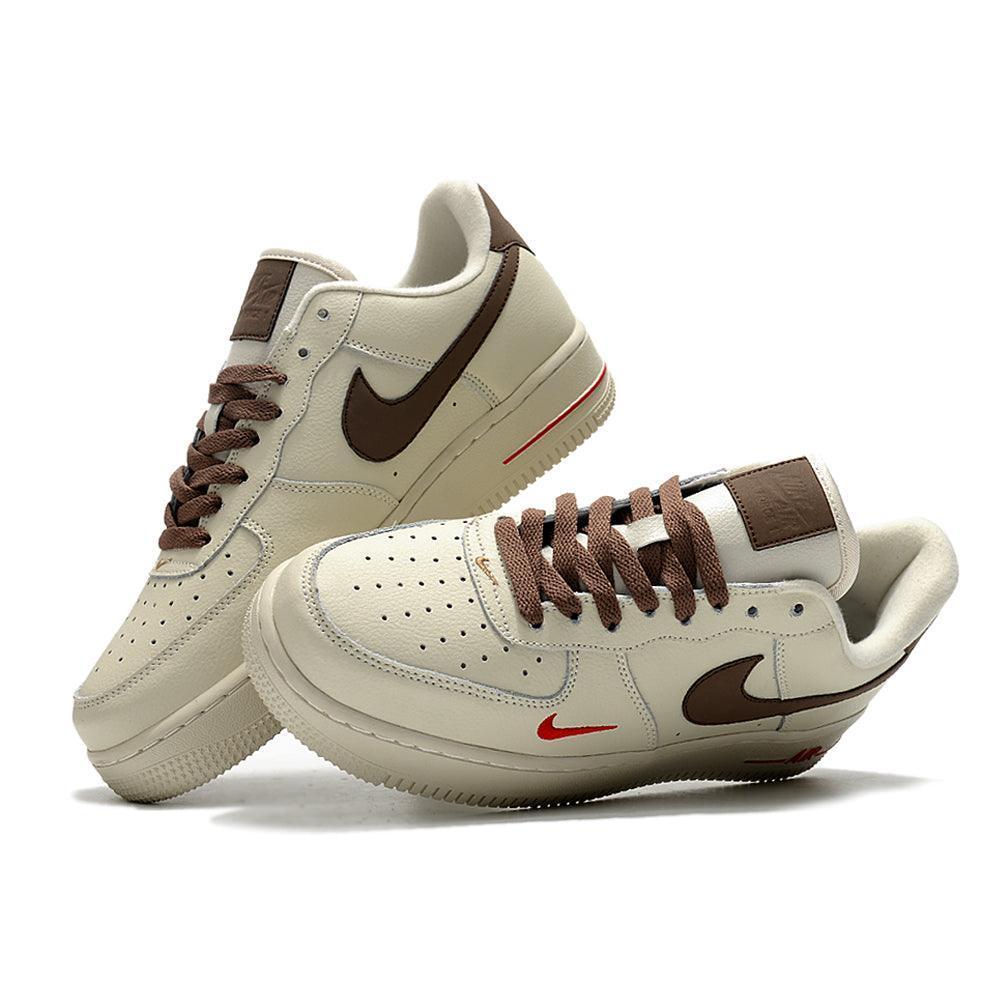 Nike Air Force 1 &
