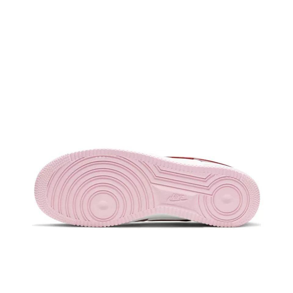 Nike Air Force 1 &