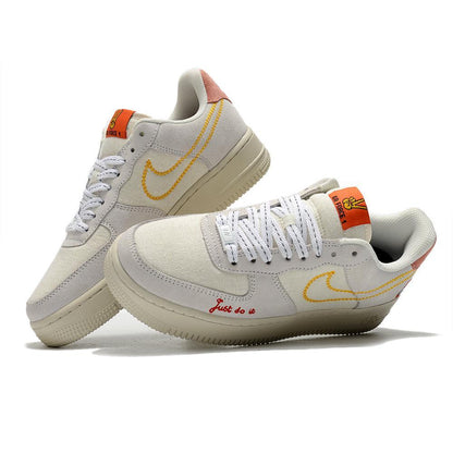 Nike Air Force 1 &