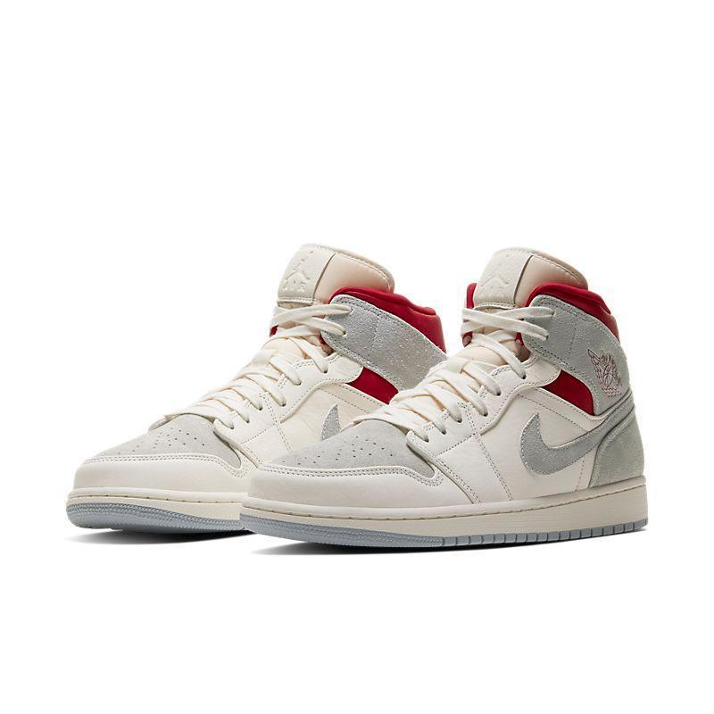 Air Jordan 1 Mid &