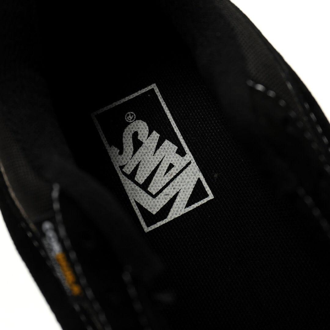 Vans Vault Knu-Skool VR3 LX "Black/Grey"