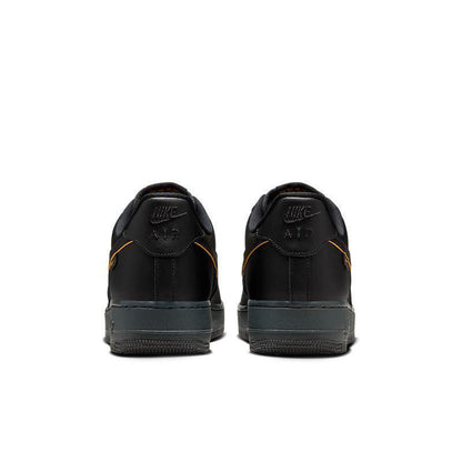 Nike Air Force 1 &