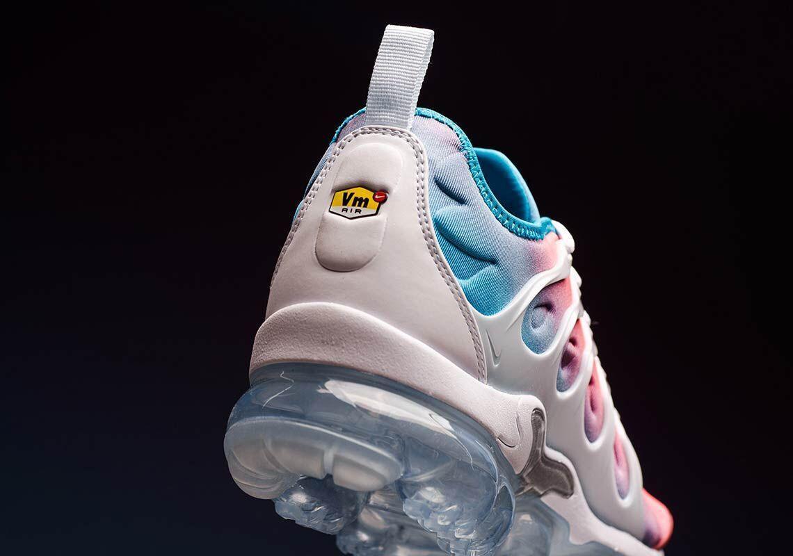 Nike Air VaporMax Plus &