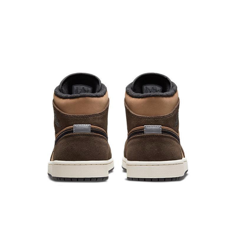 Air Jordan 1 Mid SE &
