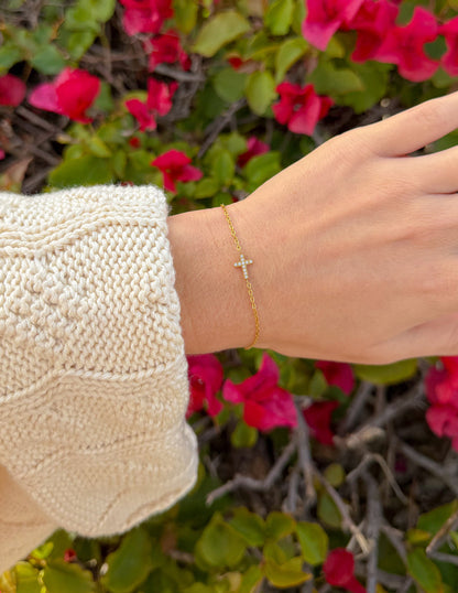 Dainty Gem Cross Link Bracelet
