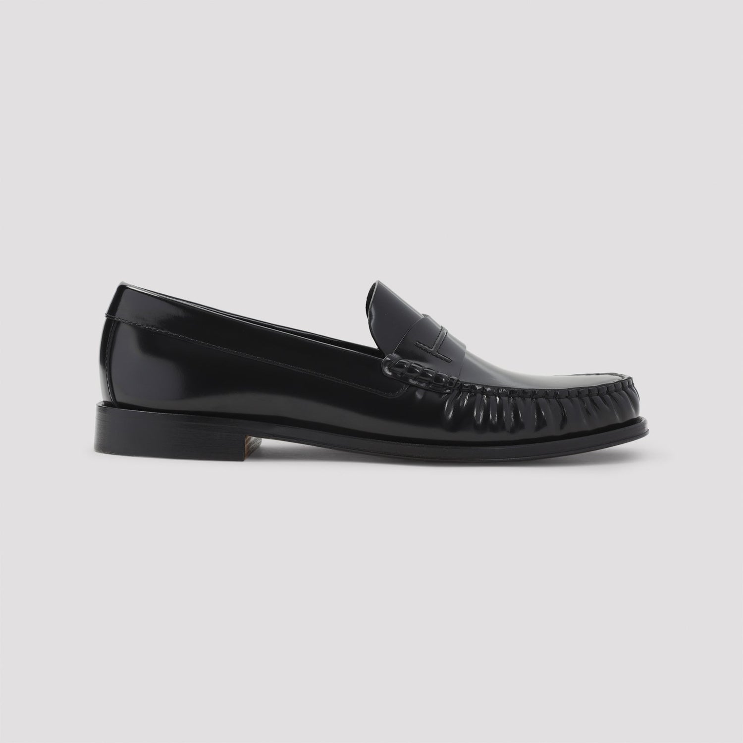 TOM FORD Elegant Leather Loafers for Men