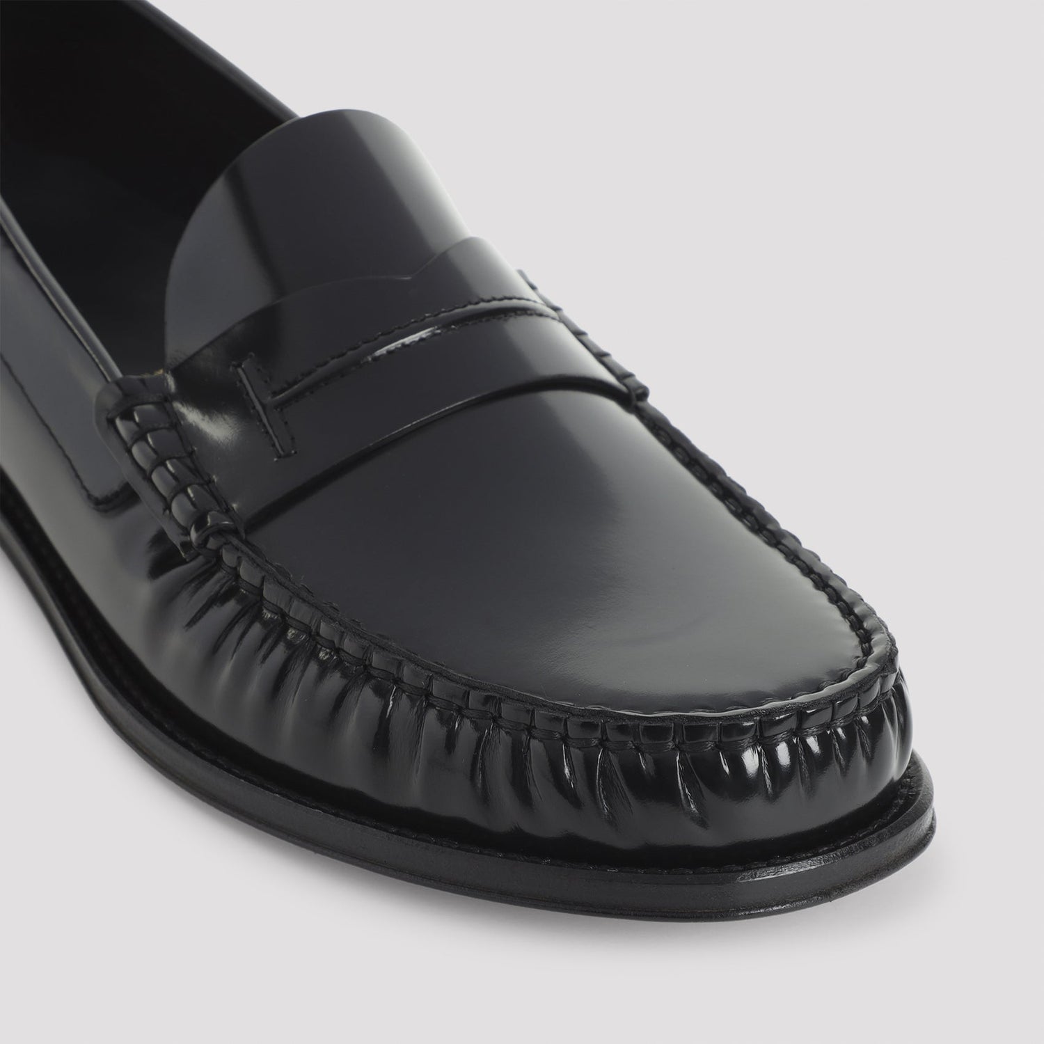 TOM FORD Elegant Leather Loafers for Men