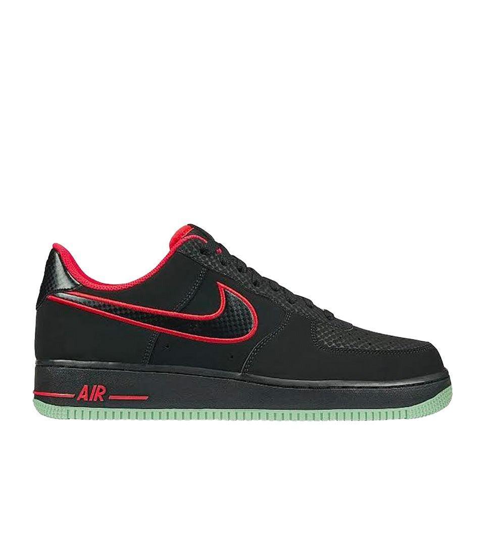 Nike Air Force 1 &
