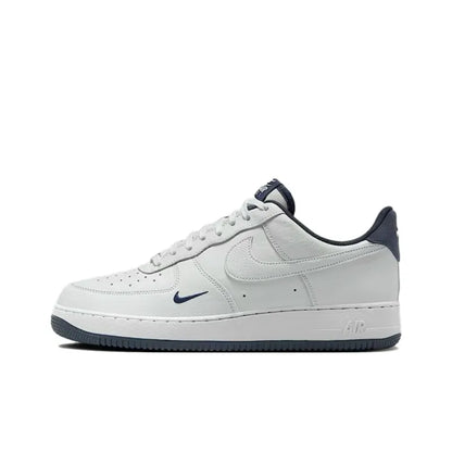 Nike Air Force 1 Low &