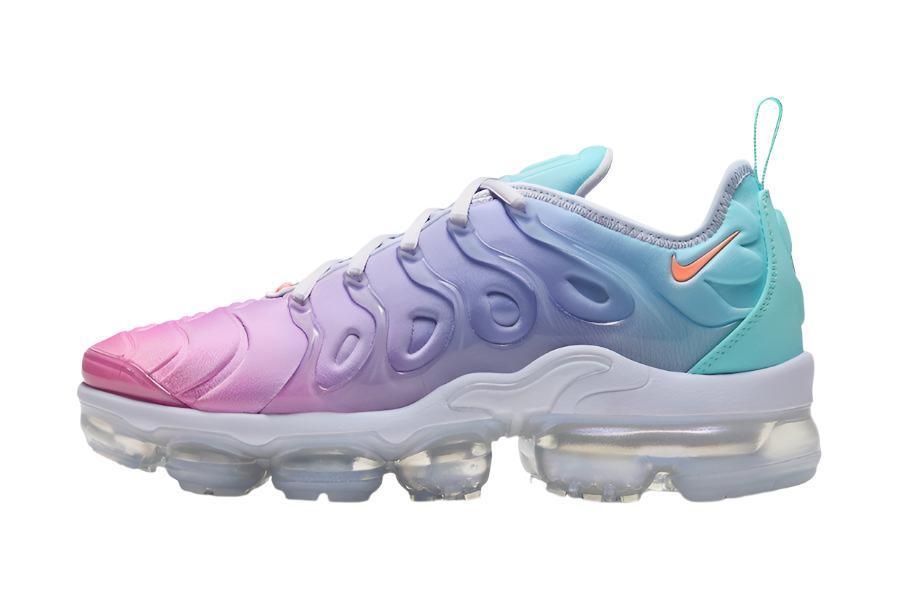 Nike Air VaporMax Plus &