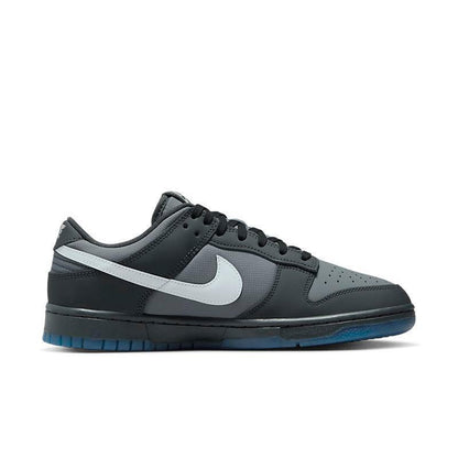 Nike Dunk Low &