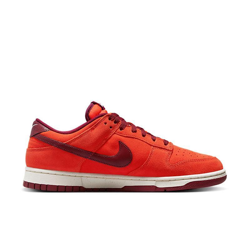 Nike Dunk Low &