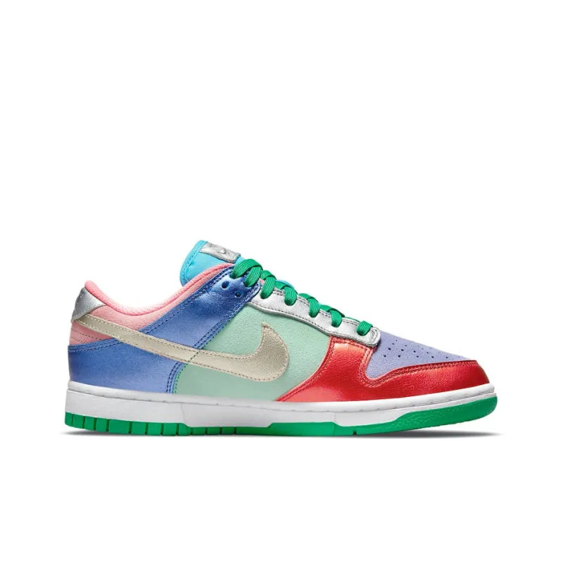 Nike Dunk Low &