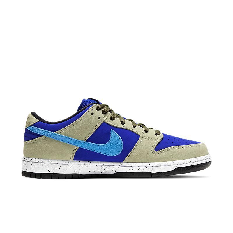 Nike SB Dunk Low &