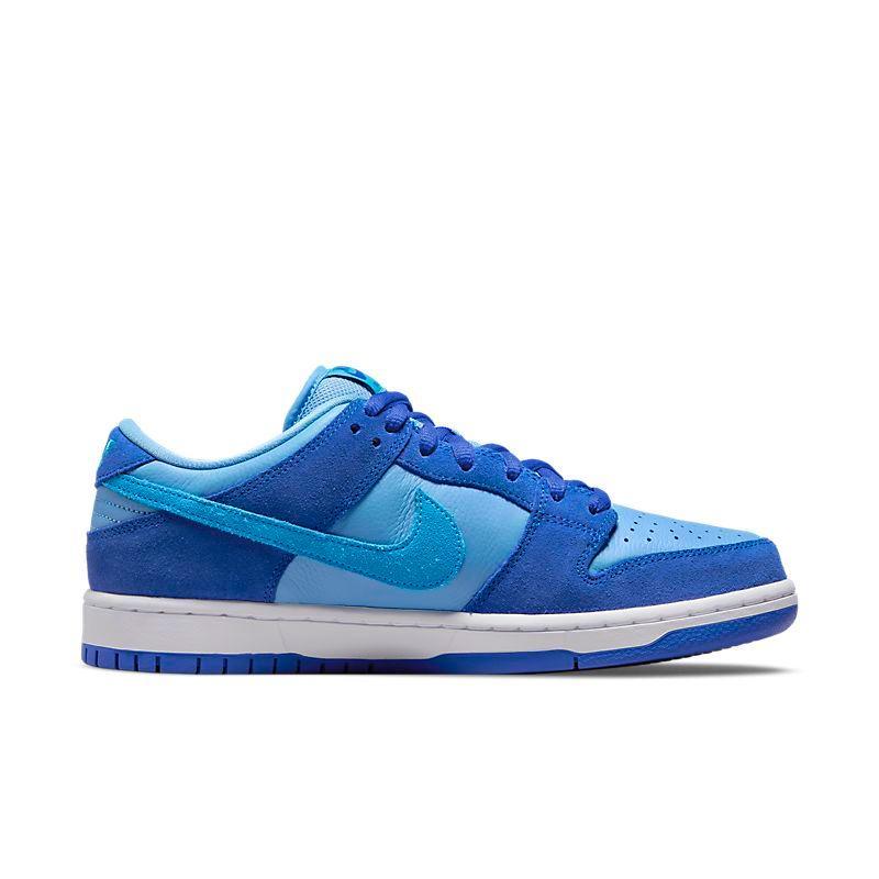 Nike SB Dunk Low &