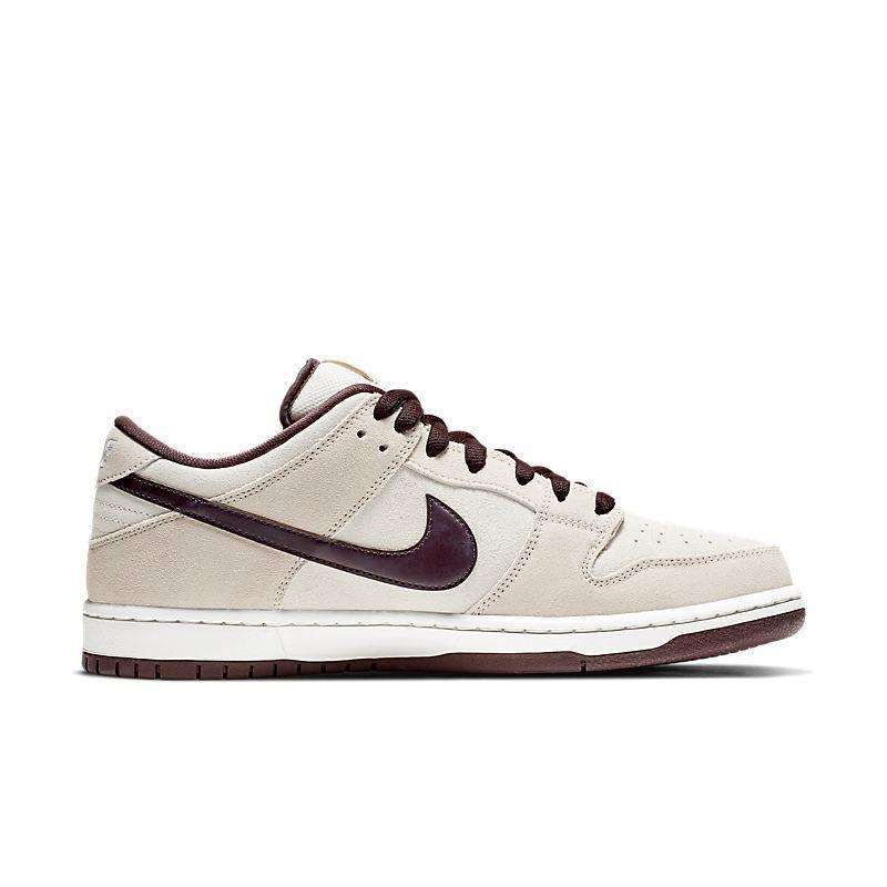 Nike SB Dunk Low &