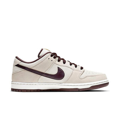 Nike SB Dunk Low &
