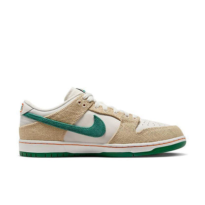 Nike SB Dunk Low &