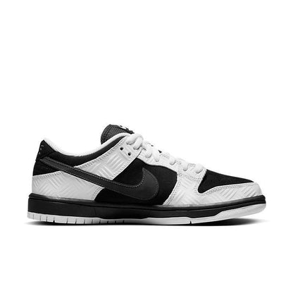 Nike SB Dunk Low TIGHTBOOTH
