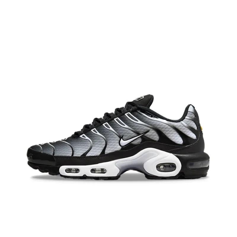 Nike Air Max Plus &