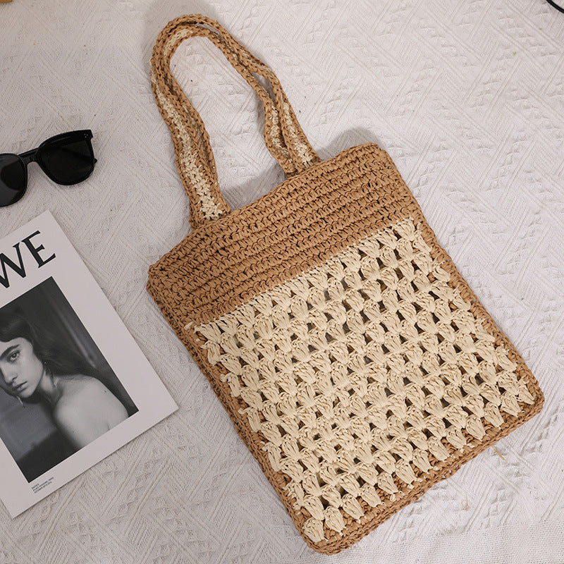 Farblich abgestimmte ausgehöhlte Häkelschulterstrohtasche Besonderes Design Handgewebte Tasche Strandurlaub Tasche