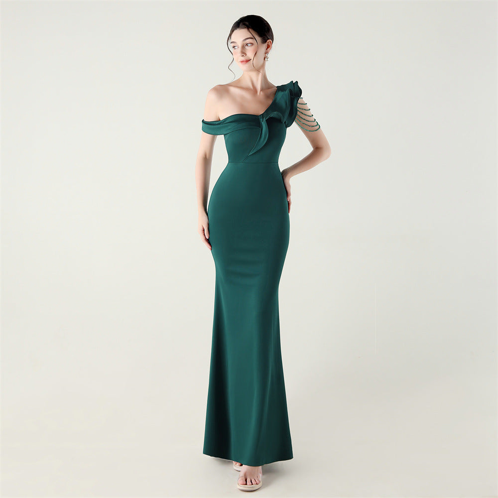 Rüschenbesetztes One-Shoulder-Abendkleid mit schweren Industriekugeln, schmal geschnitten, aus Satin, im Meerjungfrauen-Stil, für Hochzeiten, rote Teppiche, Cocktails