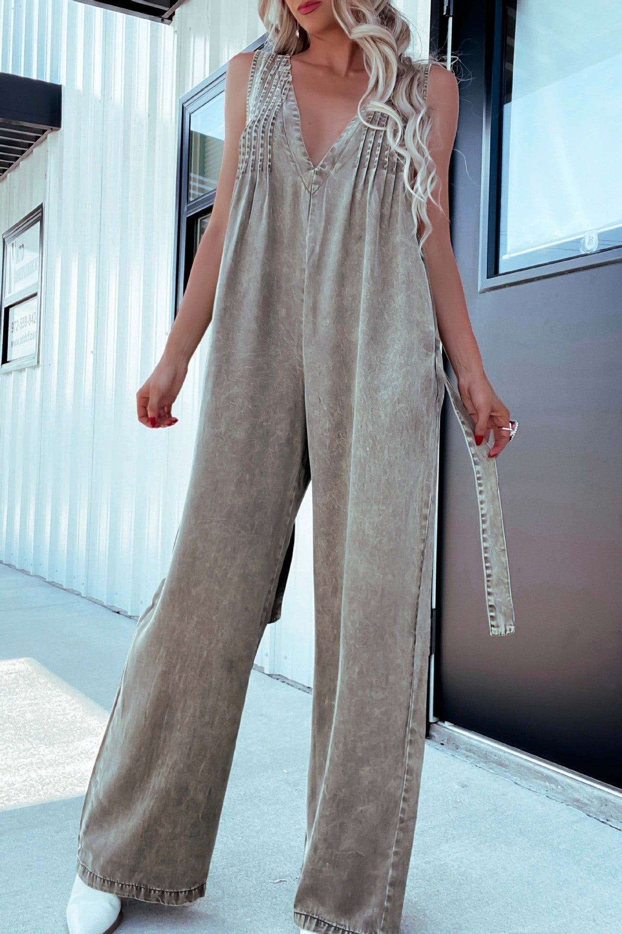 Women Wear V neck Sleeveless Sexy Backless Washed Sleeveless Denim Jumpsuit