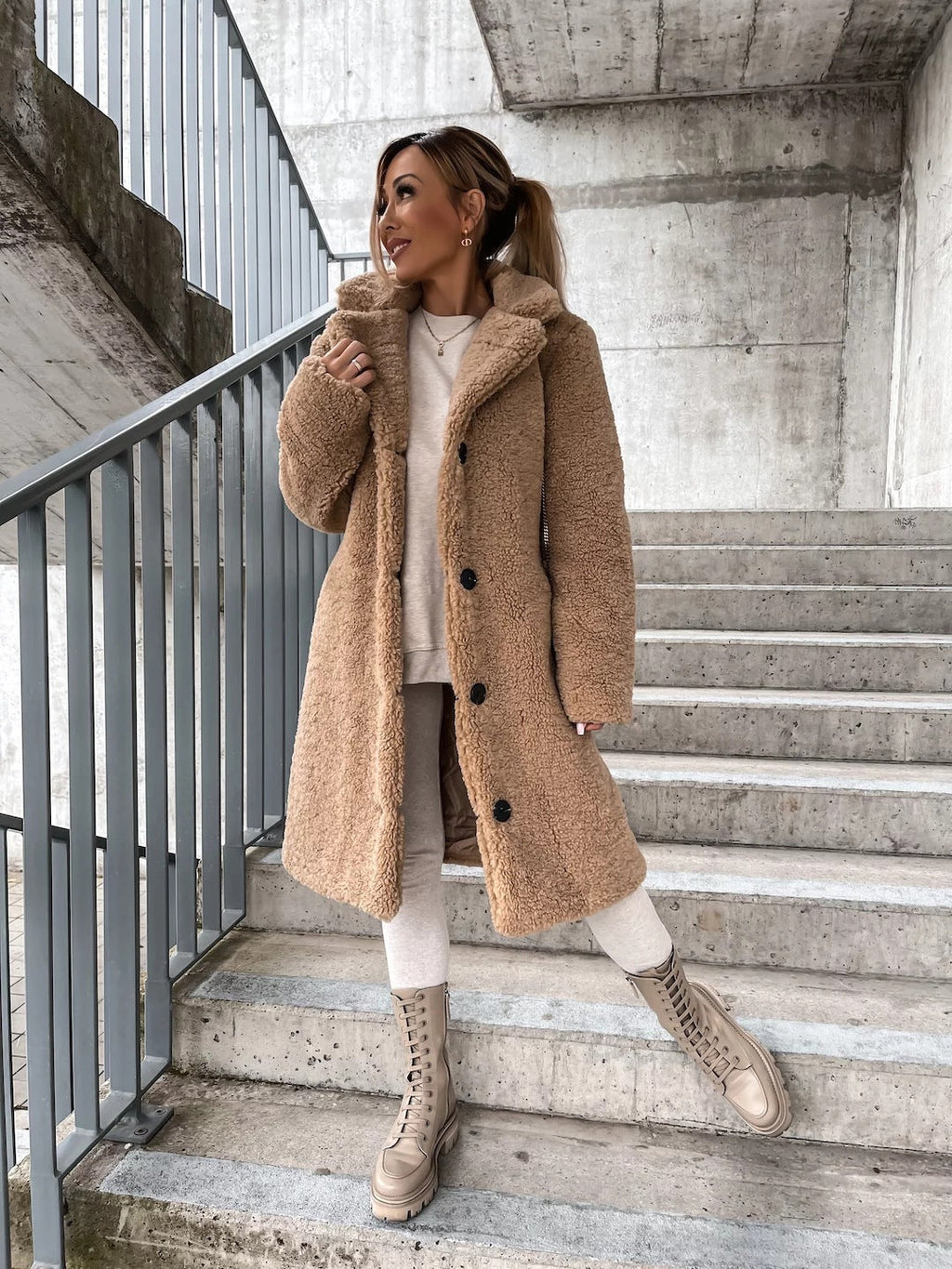 Herbst Winter Damenbekleidung Flauschiges Langarm-Oberteil mit Kragen Plüsch-Damenoberteil Großer Mantel