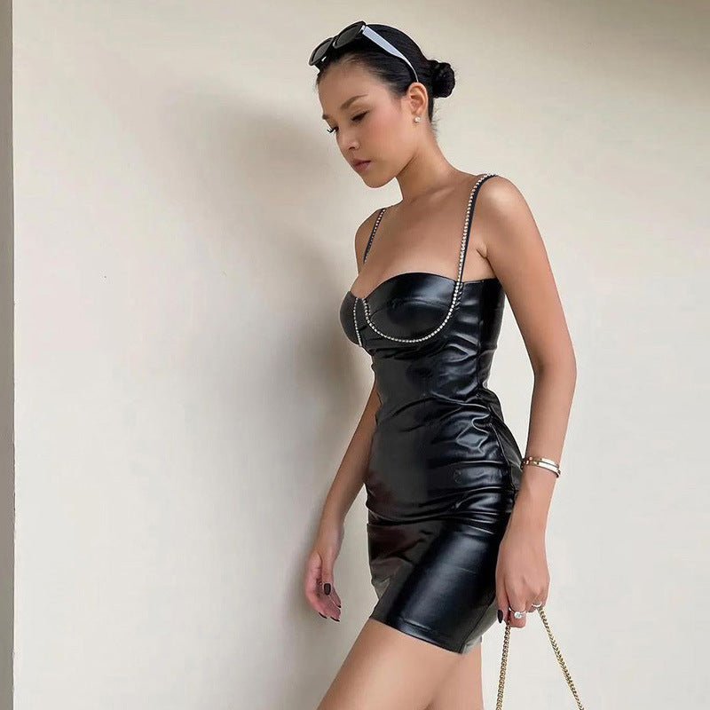 Damenbekleidung Lederimitat Bohrkette Herbst Winter Sexy Eng Anliegendes Träger-Scheidenkleid