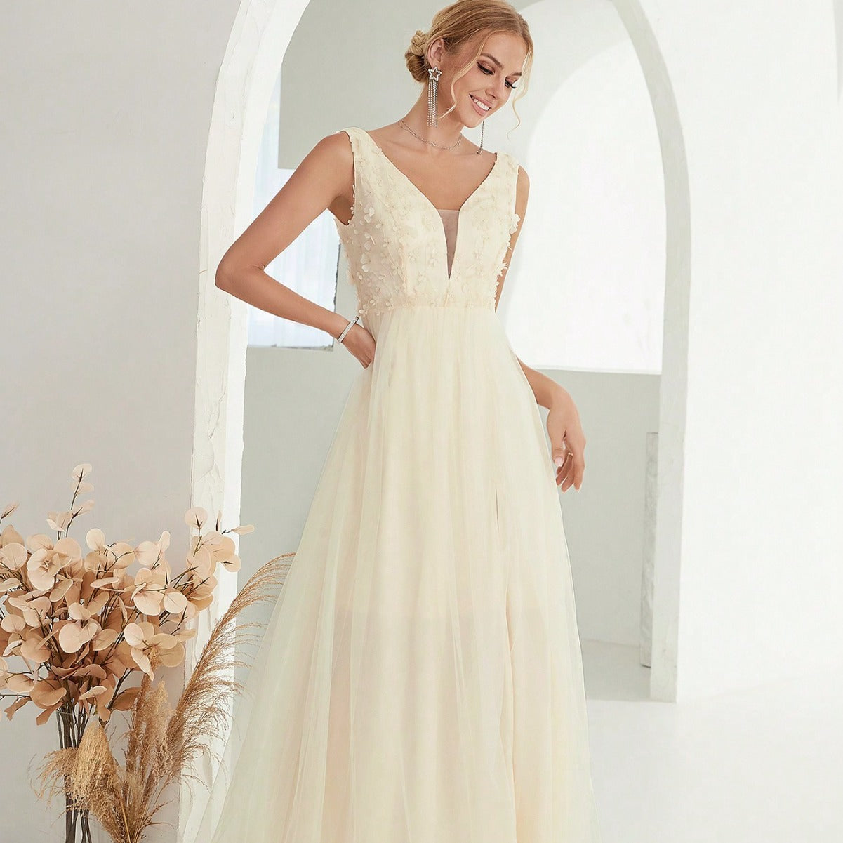 Abendkleid Sexy V-Ausschnitt Ärmelloses Spitzen-Hochzeitskleid Direktversorgung