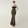 Abendkleid aus Samt mit Pailletten-Bastelarbeiten und Straußenfedern, handgemacht, Fishtail-A-Linie, High-End-Dinnerkleid